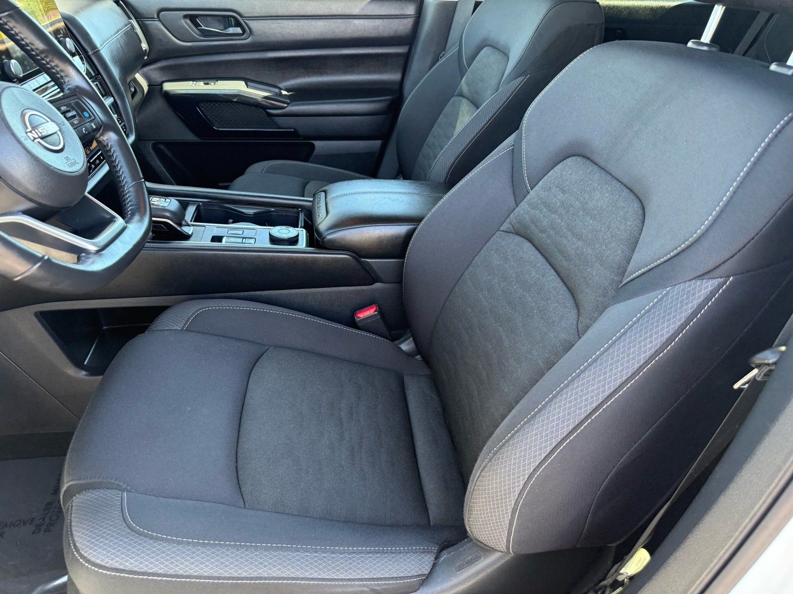 Used 2025 Nissan Pathfinder SV AWD/4WD image 13