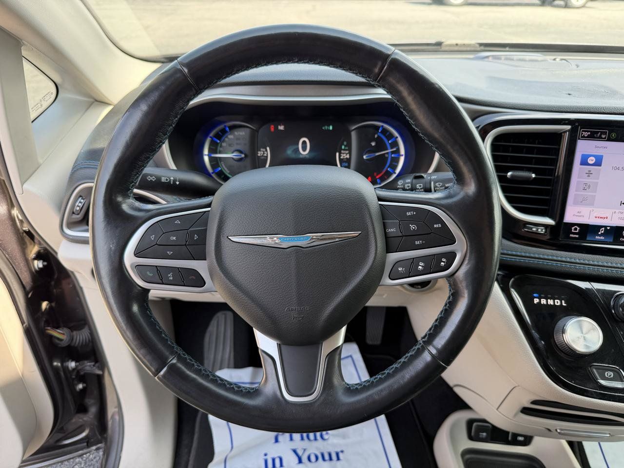 Used 2021 Chrysler Pacifica Touring-L FWD image 27