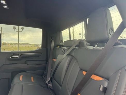 Used 2024 GMC Sierra 1500 AT4 w/ Technology Package AWD/4WD image 15