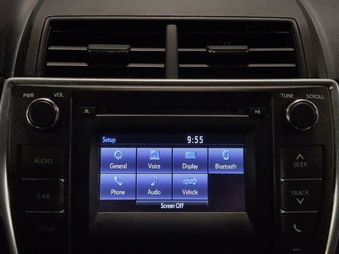 Used 2016 Toyota Camry SE image 25