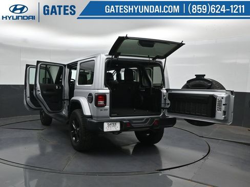 Used 2022 Jeep Wrangler Unlimited Sahara AWD/4WD image 55