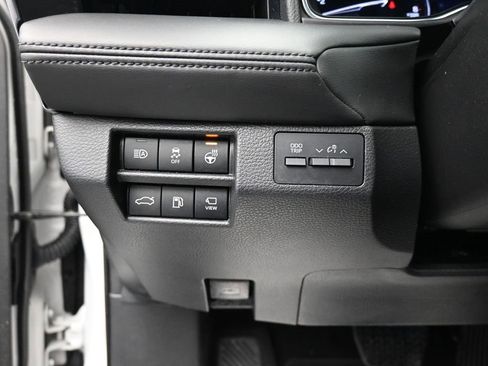 Used 2022 Toyota Avalon Limited image 20