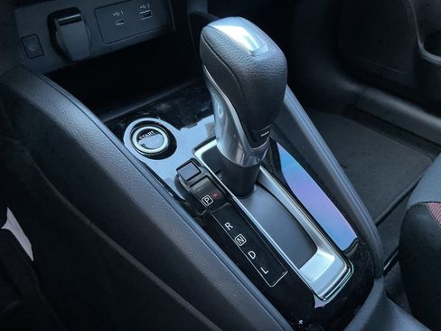 New 2025 Nissan Versa SR w/ Trunk Package image 32