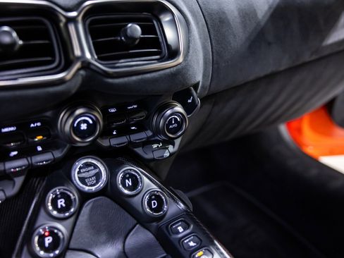 Used 2020 Aston Martin V8 Vantage Coupe image 43