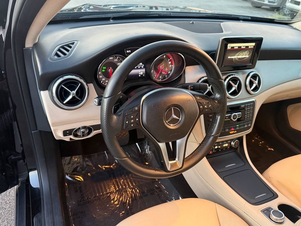 Used 2015 Mercedes-Benz GLA 250 4MATIC w/ Premium Package image 16