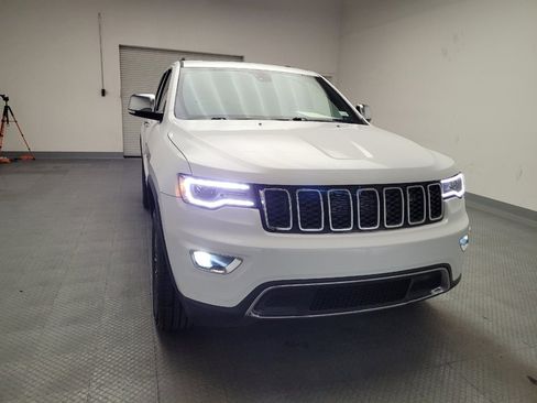 Used 2017 Jeep Grand Cherokee Limited w/ Luxury Group II image 14