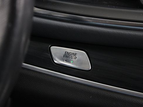 Used 2021 Buick Enclave Essence FWD image 17