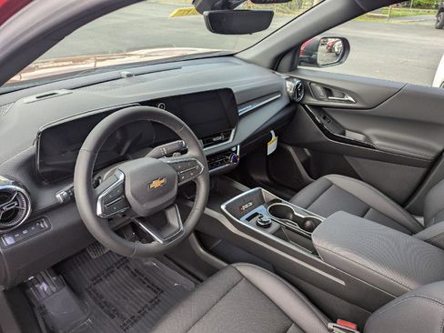 New 2026 Chevrolet Equinox LT w/ Convenience Package II AWD/4WD image 19