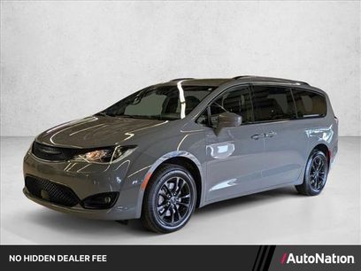 Used 2020 Chrysler Pacifica Touring-L w/ Advanced Safetytec Group