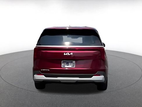 Used 2026 Kia Carnival FWD image 9