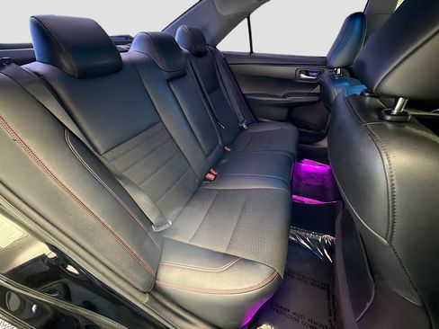 Used 2017 Toyota Camry SE image 14