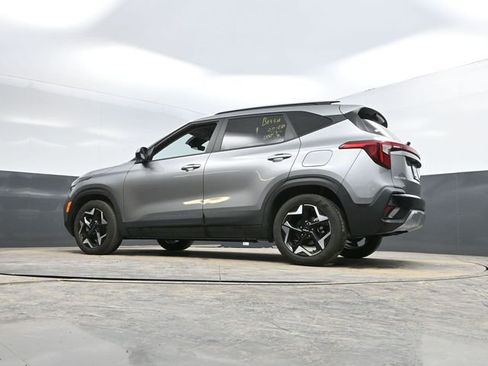 Used 2025 Kia Seltos S image 48