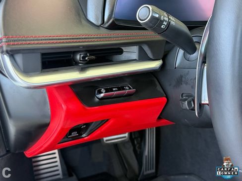 Certified 2021 Chevrolet Corvette Stingray Premium Conv w/ Z51 Performance Package RWD image 28