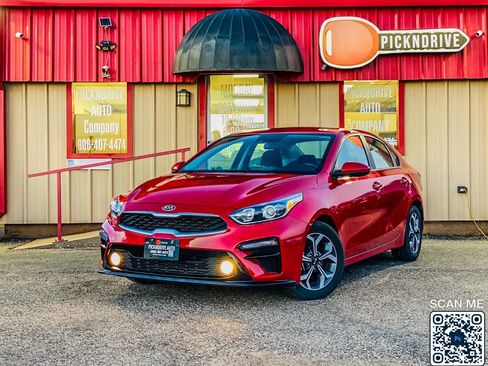 Used 2021 Kia Forte LXS image 2