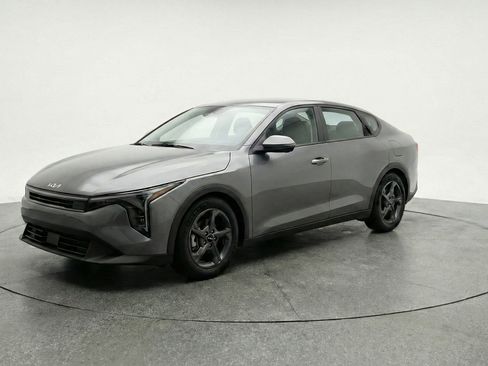 Used 2025 Kia K4 FWD image 3