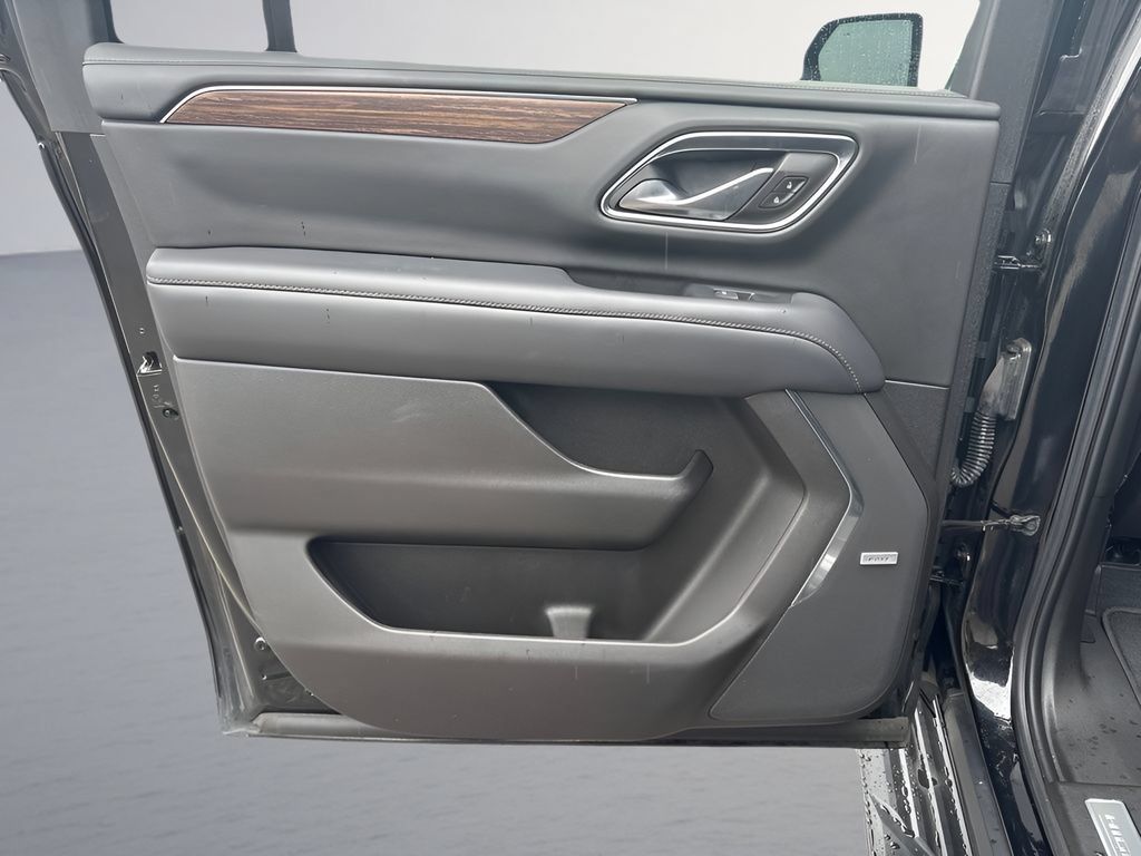 Used 2021 Chevrolet Suburban High Country AWD/4WD image 46