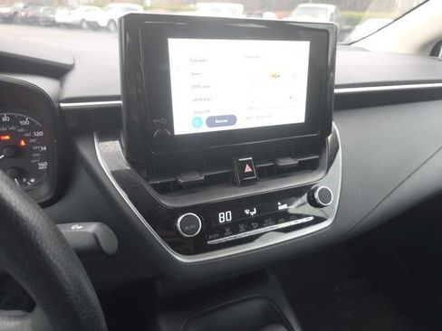 Used 2024 Toyota Corolla LE image 16