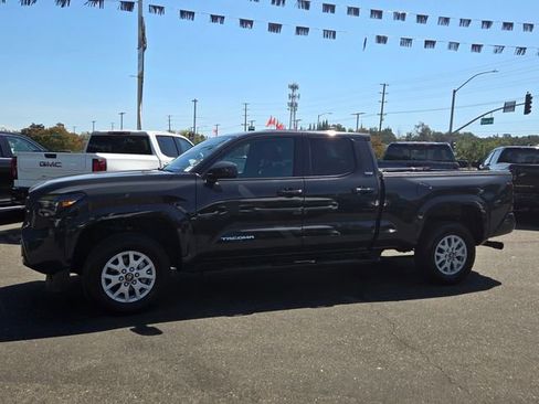 Used 2025 Toyota Tacoma SR5 RWD image 7