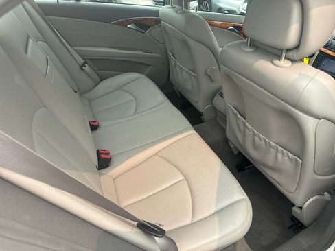 Used 2007 Mercedes-Benz E 350 4MATIC Sedan image 36