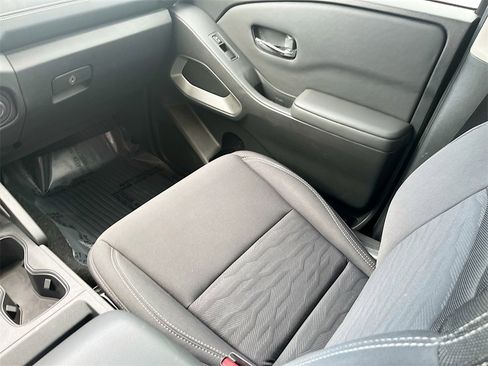 Used 2022 Nissan Frontier SV image 21