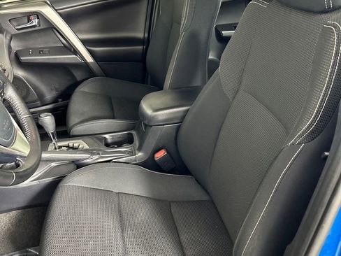 Used 2018 Toyota RAV4 XLE image 11