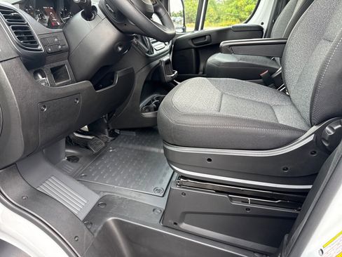 New 2026 RAM ProMaster 2500 w/ Convenience Group image 9