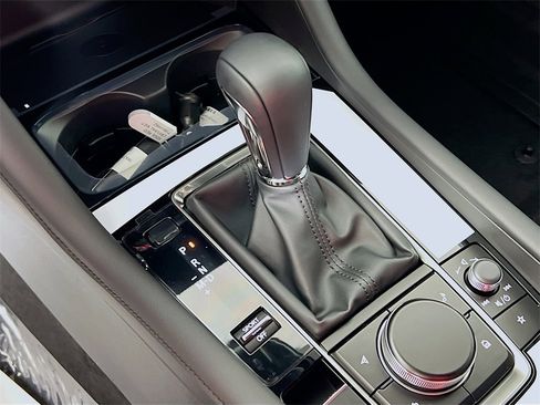 New 2026 MAZDA MAZDA3 Hatchback w/Premium Plus Pkg image 14