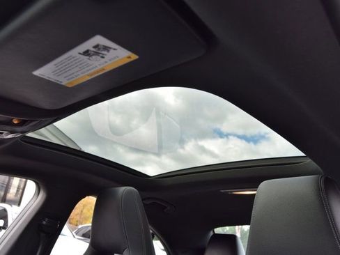 Used 2019 Mercedes-Benz CLA 250 4MATIC image 33