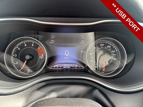 Used 2019 Jeep Cherokee Limited w/ Safetytec Group image 18