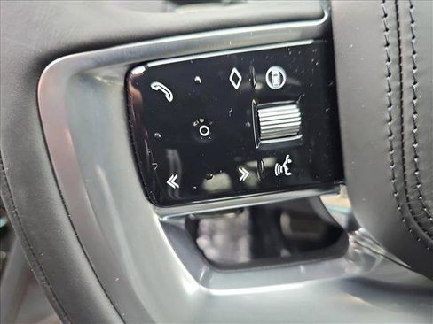 New 2025 Land Rover Range Rover SV AWD/4WD image 16