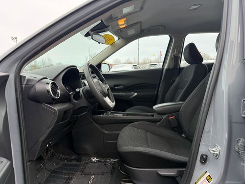 Used 2021 Nissan Kicks SV image 14