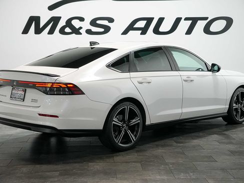 Used 2025 Honda Accord Sport image 4