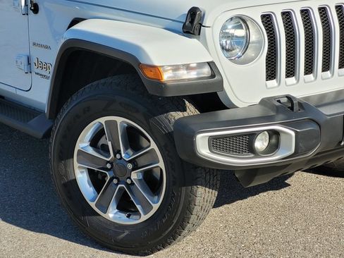Used 2021 Jeep Wrangler Unlimited Sahara AWD/4WD image 9