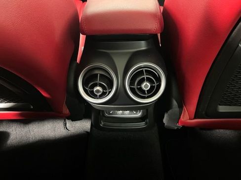 Used 2023 Alfa Romeo Stelvio Veloce image 39