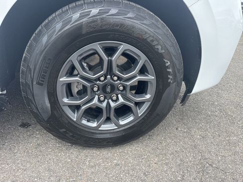 Used 2025 Ford Expedition Active AWD/4WD image 7