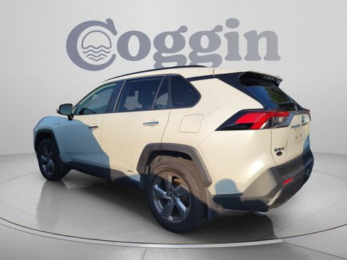 Used 2019 Toyota RAV4 Limited w/ Limited Grade Weather Package AWD/4WD image 2