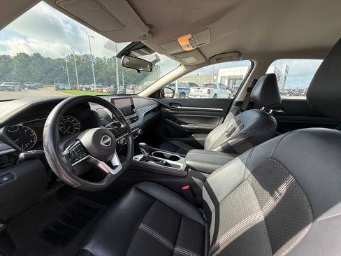 Used 2024 Nissan Altima 2.5 SR FWD image 20