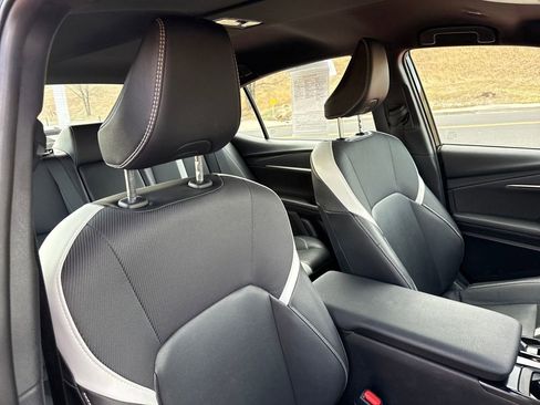 Used 2025 Toyota Camry SE image 28