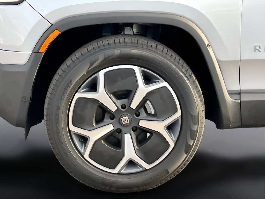 Used 2024 Rivian R1S Adventure Dual AWD/4WD image 31