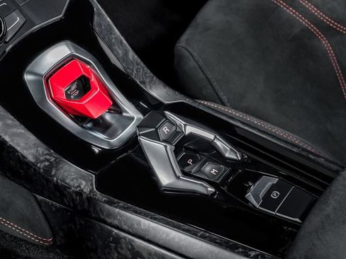 Used 2018 Lamborghini Huracan Performante AWD/4WD image 27