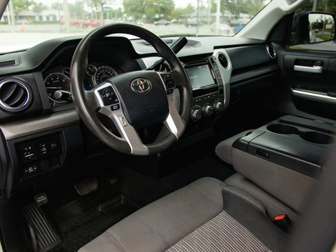 Used 2017 Toyota Tundra SR5 image 18