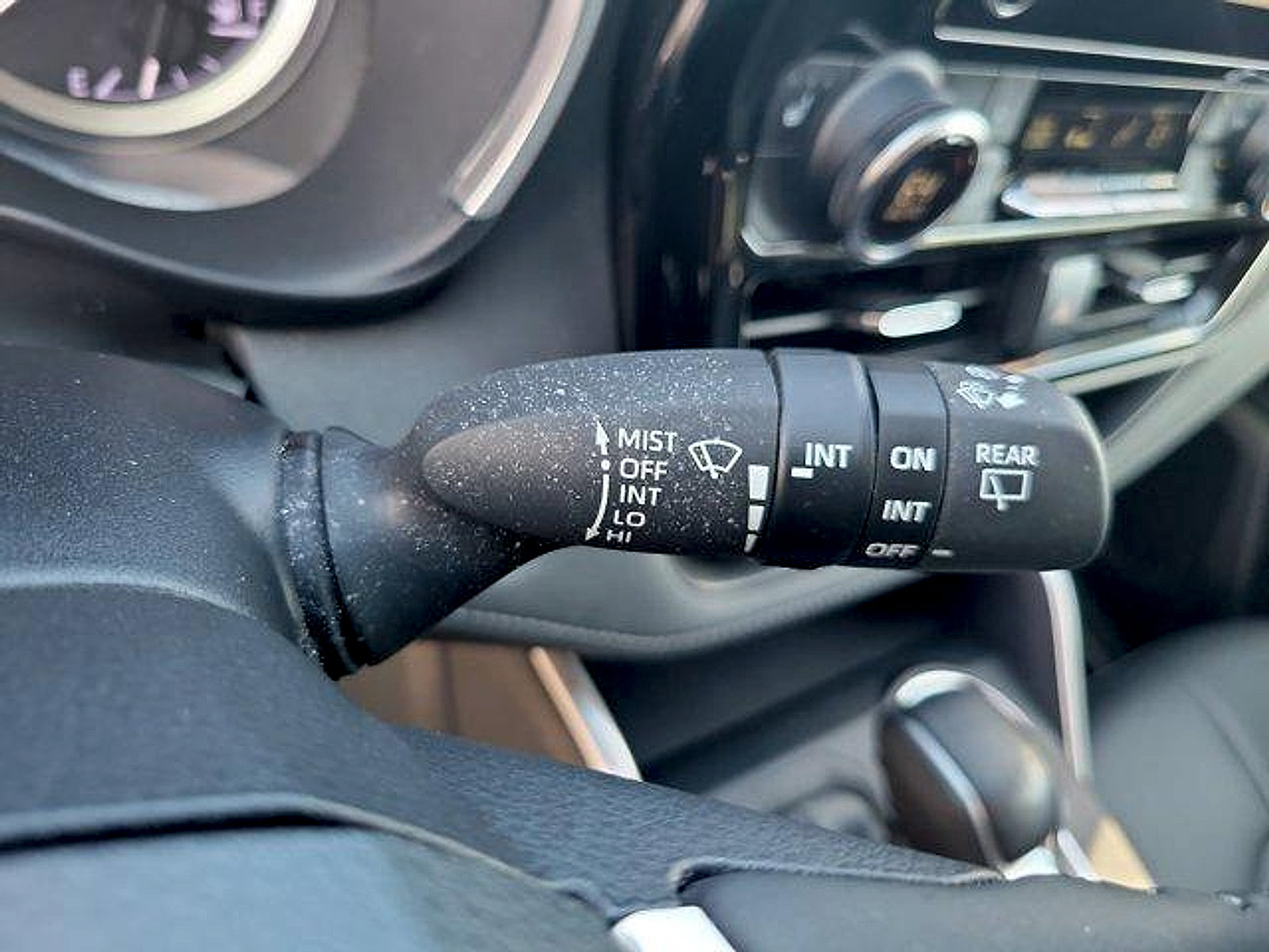 Used 2023 Toyota Highlander XLE FWD image 33