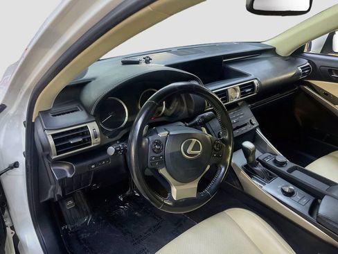 Used 2016 Lexus IS 200t RWD image 9