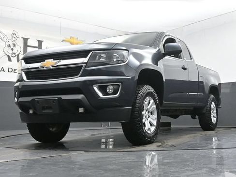 Used 2017 Chevrolet Colorado LT w/ LT Convenience Package RWD image 4