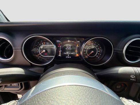 Used 2022 Jeep Gladiator Overland w/ Popular Equipment Package AWD/4WD image 37