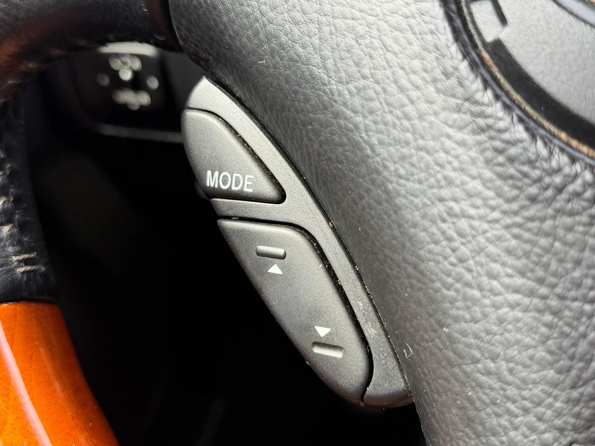 Used 2005 Lexus SC 430 Convertible RWD image 34