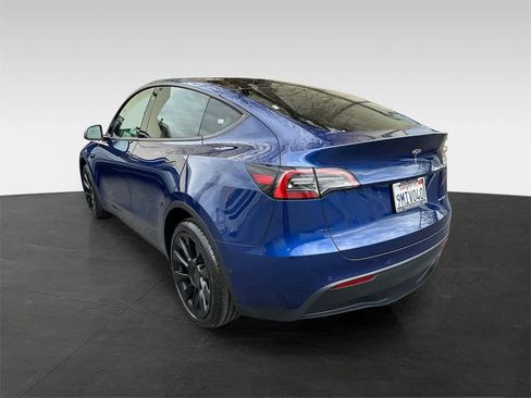 Used 2021 Tesla Model Y Long Range image 4