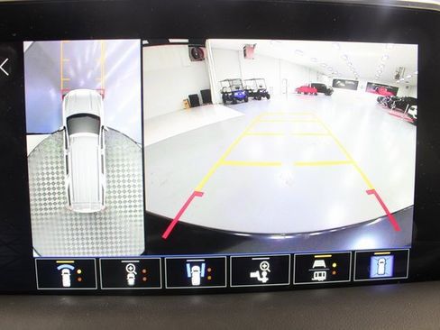 Used 2024 GMC Yukon AT4 w/ AT4 Premium Package image 3