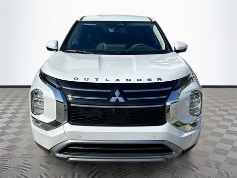 New 2026 Mitsubishi Outlander SE image 2