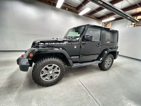 Used 2017 Jeep Wrangler Rubicon w/ Power Convenience Group AWD/4WD image 5